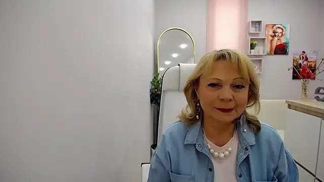 Snapshot of Milla_Cutie18 chatting on April 2026 05:01:02 AM Milla Cutie18 online show from April 2026 05:01:02 AM