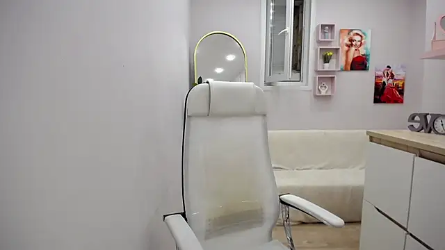 Snapshot of Milla_Cutie18 chatting on May 2026 04:51:01 AM Milla Cutie18 online show from May 2026 04:51:01 AM