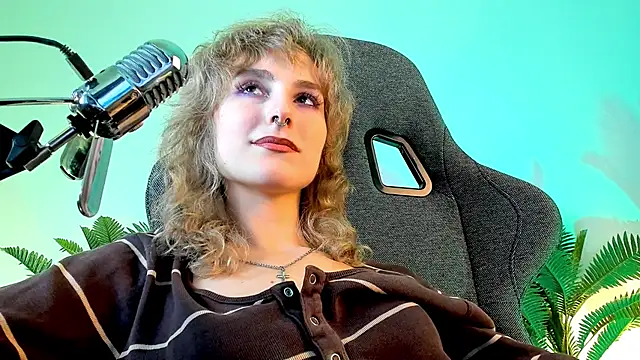 LuxRayi online show from December 2024 12:07:02 AM