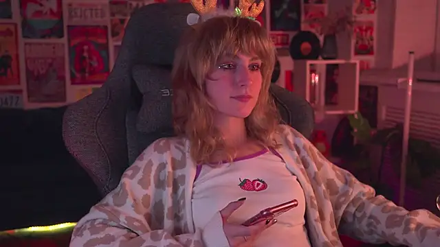 LuxRayi online show from December 2024 09:13:01 AM