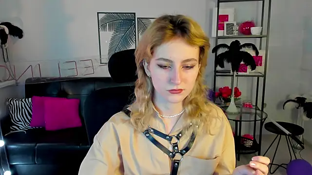 LuxRayi online show from January 2025 02:58:01 PM