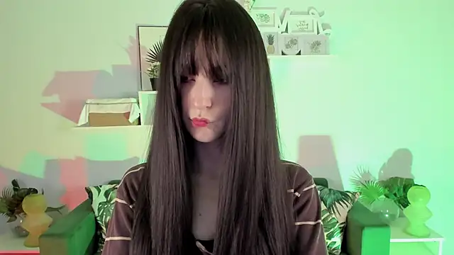 LuxRayi online show from February 2025 02:56:02 PM