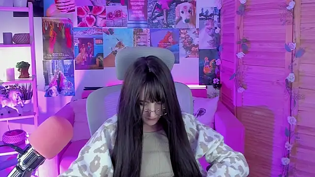 LuxRayi online show from February 2025 11:55:02 PM