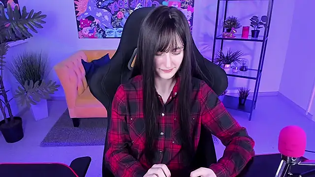 LuxRayi online show from March 2025 08:54:02 PM