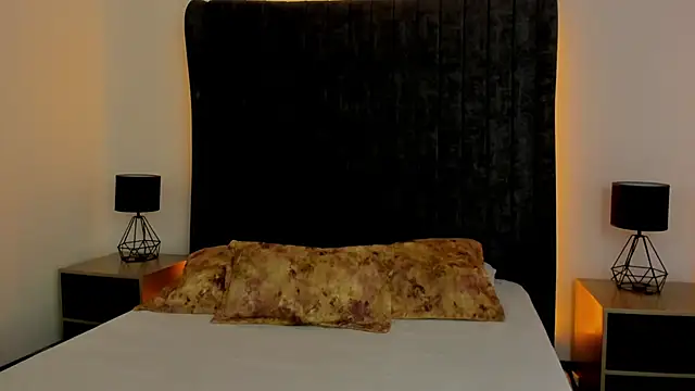 NataGarcia online show from September 2025 03:03:02 PM