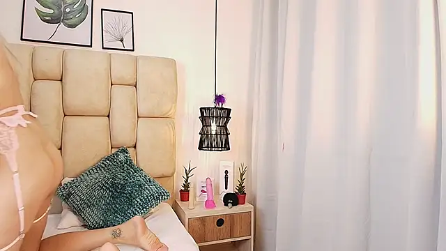 AdharaSmithh online show from February 2025 12:36:02 AM