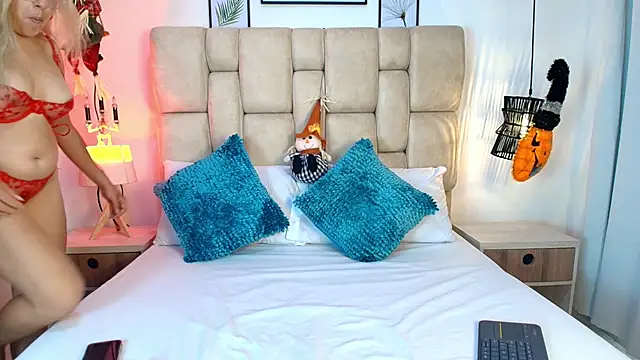 AdharaSmithh online show from October 2025 07:07:02 PM