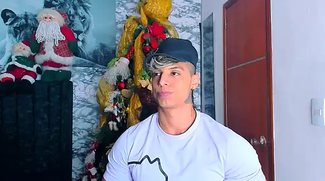 Owen Muzcle online show from December 2024 12:57:02 PM