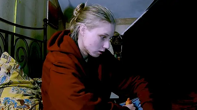 KatiKate online show from January 2025 01:53:01 PM