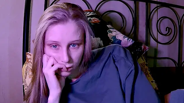 KatiKate online show from January 2025 12:17:01 PM