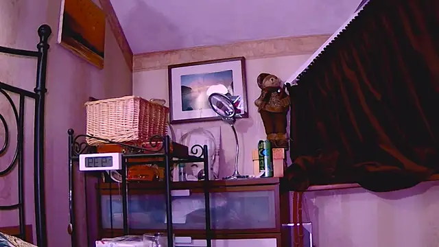 KatiKate online show from January 2025 06:35:01 PM