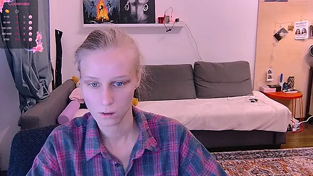 KatiKate online show from October 2025 06:06:01 PM