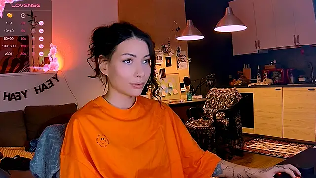 KatiKate online show from November 2025 04:06:01 PM