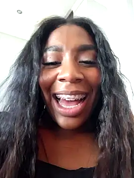 KloheCurvy online show from December 2024 05:48:01 PM