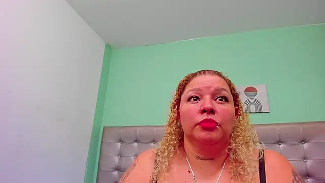 selena castillo online show from February 2025 04:11:01 AM