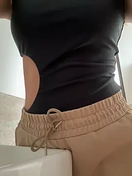 SophieRaily  online show from February 2025 06:35:02 PM