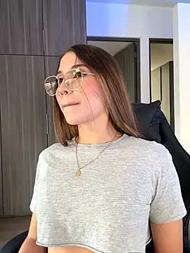 SophieRaily  online show from September 2025 07:03:02 PM