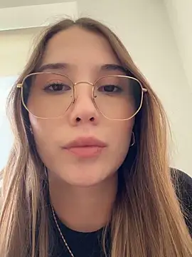 SophieRaily  online show from September 2025 07:04:02 PM