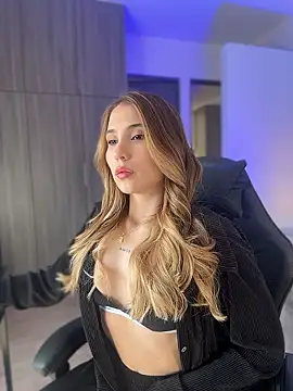 SophieRaily  online show from January 2026 06:57:02 PM