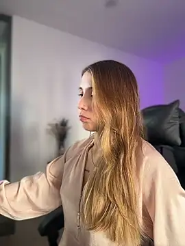 SophieRaily  online show from February 2026 08:35:01 PM