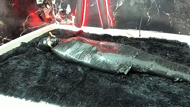 Snapshot of SUBMISSION_BDSM chatting on February 2025 03:21:01 PM SUBMISSION BDSM online show from February 2025 03:21:01 PM