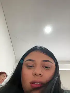 alissonfernandez  online show from February 2025 03:21:01 PM