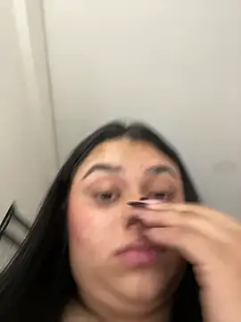 alissonfernandez  online show from March 2025 04:00:02 PM