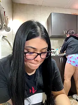 alissonfernandez  online show from September 2025 04:40:02 PM