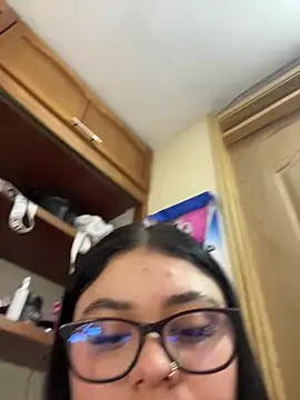 alissonfernandez  online show from March 2026 12:44:01 PM