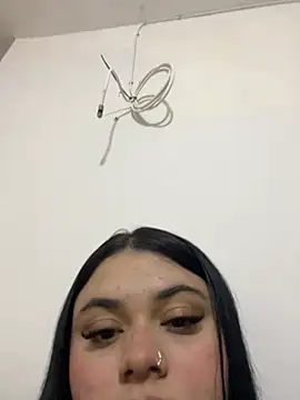 Snapshot of alissonfernandez_ chatting on May 2026 09:25:01 AM alissonfernandez online show from May 2026 09:25:01 AM