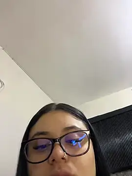 Snapshot of alissonfernandez_ chatting on May 2026 11:15:01 AM alissonfernandez online show from May 2026 11:15:01 AM