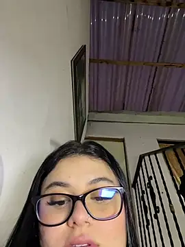 Snapshot of alissonfernandez_ chatting on May 2026 10:31:01 AM alissonfernandez online show from May 2026 10:31:01 AM