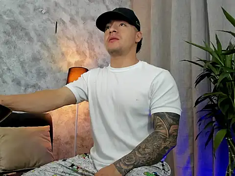 boyc022  online show from September 2025 03:52:01 AM