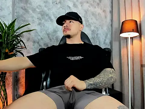 Snapshot of boyc022_ chatting on February 2026 02:46:02 PM boyc022 online show from February 2026 02:46:02 PM