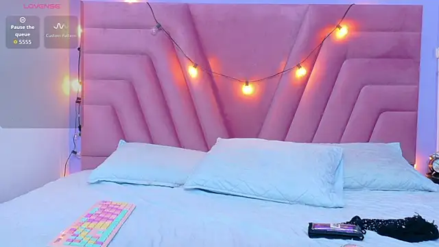 hornybarelylegalgirl online show from November 2025 12:52:01 PM