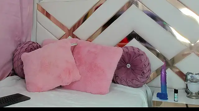 CoralHarmon online show from December 2024 02:12:01 PM