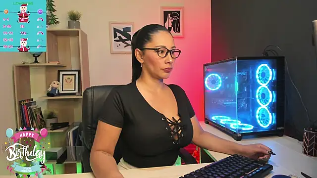 Snapshot of Sue_Wolls chatting on December 2024 07:18:02 PM Sue Wolls online show from December 2024 07:18:02 PM