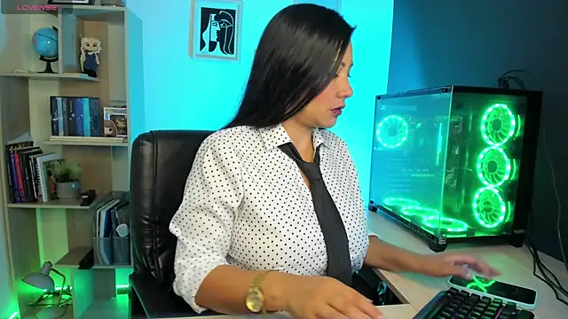 Snapshot of Sue_Wolls chatting on January 2025 03:03:01 PM Sue Wolls online show from January 2025 03:03:01 PM