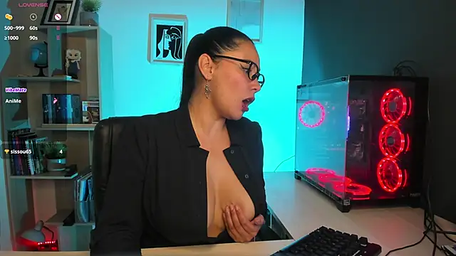 Snapshot of Sue_Wolls chatting on January 2025 12:41:01 AM Sue Wolls online show from January 2025 12:41:01 AM