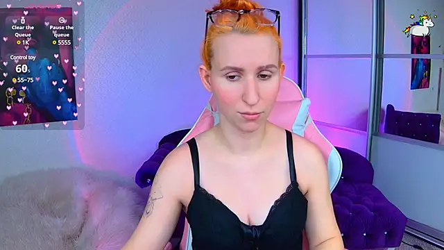 Snapshot of AliceBYKiss chatting on February 2025 12:18:02 PM AliceBYKiss online show from February 2025 12:18:02 PM