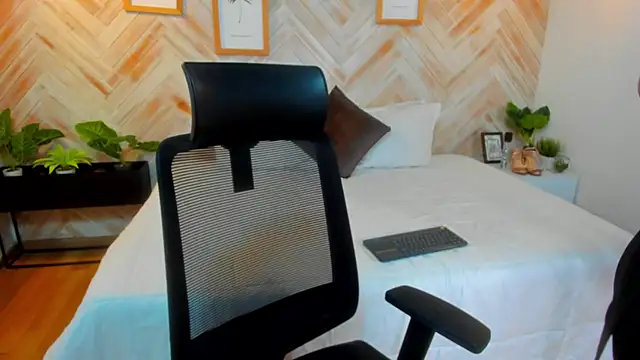 AniiRose online show from February 2025 11:48:01 PM