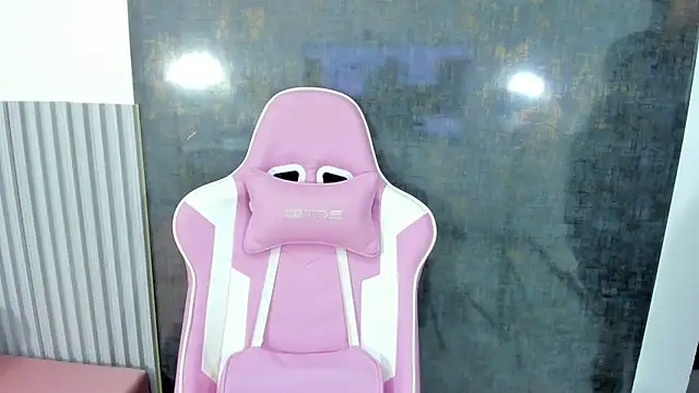 lana boomer online show from September 2025 08:31:01 PM