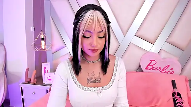 MadissonRey online show from November 2025 01:01:01 PM