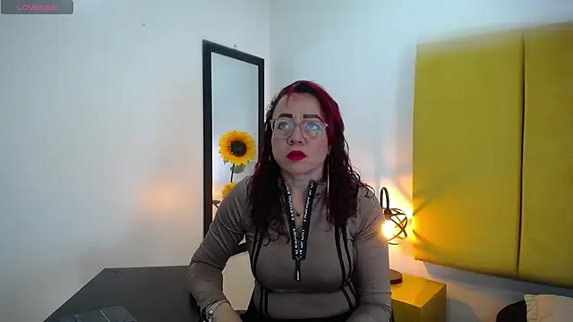 Lupiita223 online show from September 2025 01:02:01 PM