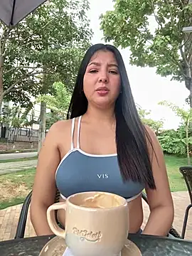 licky lu online show from April 2026 04:23:01 PM