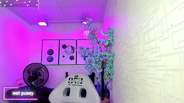 Theia moon online show from November 2025 12:37:02 PM