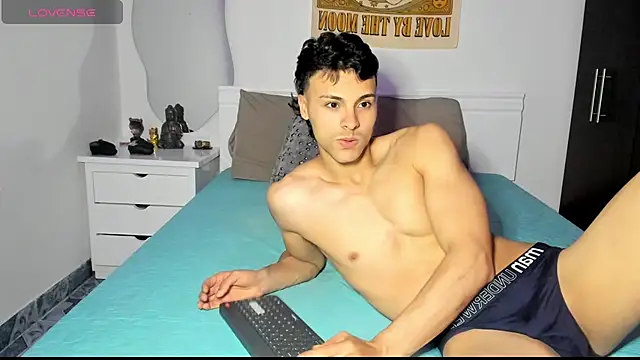 AshleyandTyler online show from March 2026 01:33:01 AM