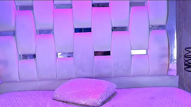 Parismorelli1 online show from December 2025 12:37:02 AM