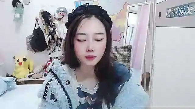 Cherie-xinxin01 online show from December 2024 05:27:01 AM