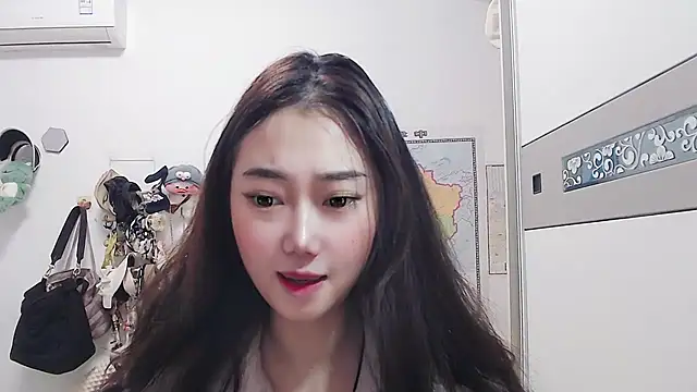 Cherie-xinxin01 online show from December 2024 09:28:02 AM